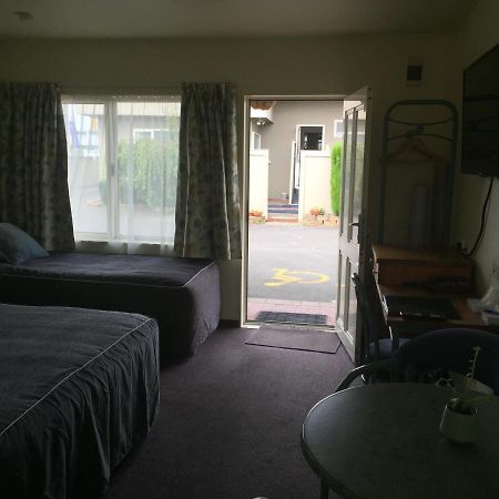 Bentons Motel Levin Exterior photo